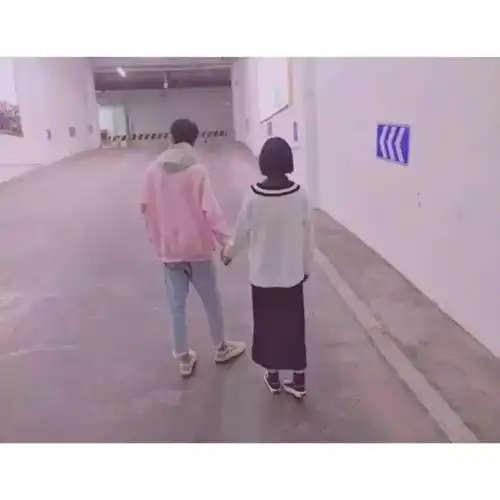 白边情侣头像