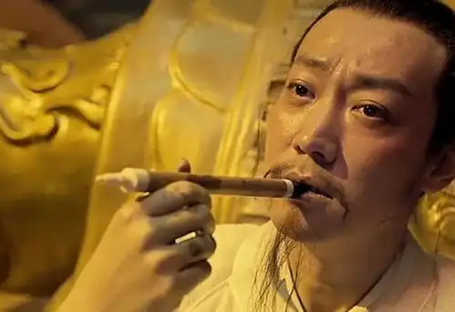李白对美女一见钟情,写下一首追求诗,句句春光无限香艳千年