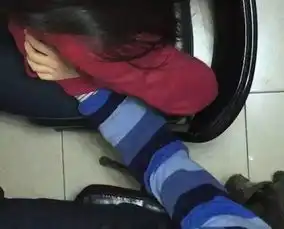 花16万请的知名家教,竟多次侵犯学生女孩请求父亲安摄像头