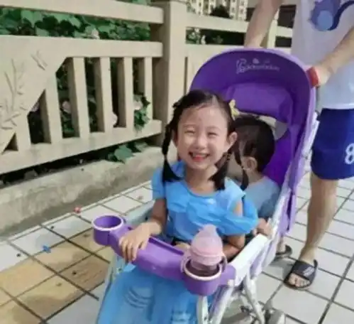 上海4岁女孩海滩走失事件,又迎来转机马来西亚网友提供新线索