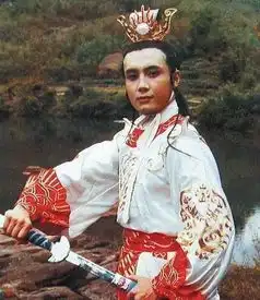 他后悔天价出演白龙马,曾遭同剧组演员暴打,如今在街边卖卤菜