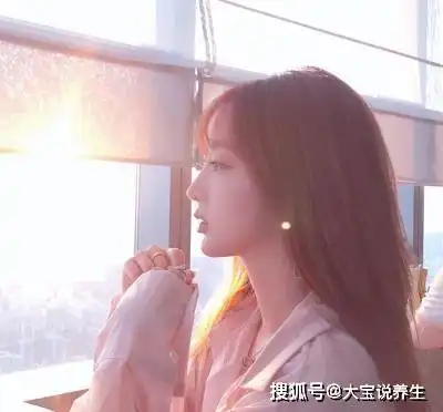 搞笑gif怪不得女朋友每次煮的面条,吃着有股怪怪的味道