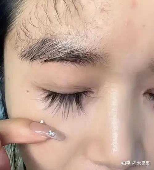 眉毛淡,怎么变浓变黑