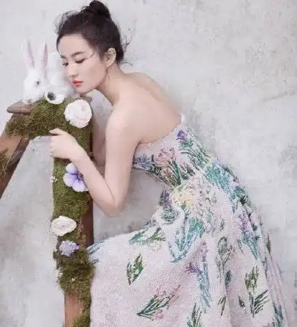 刘亦菲身材问题引发热议,不少网友建议注重下身材管理,你怎么看