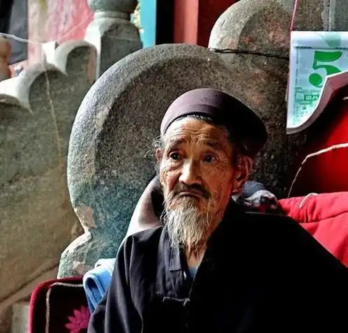 隐居洞穴26年探秘武当山贾爷的修行真谛