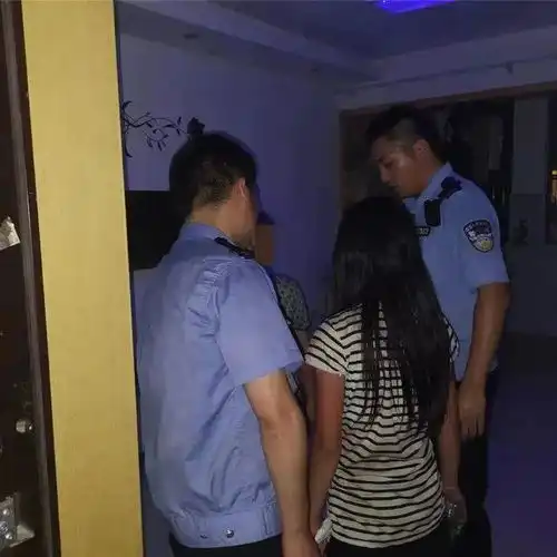 两天两夜未进食13岁女孩高温天气离家出走,幸好