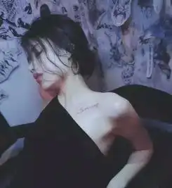 这是个情侣头像我想找另一个求大神帮忙