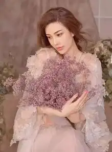 刘翔前妻葛天晒写真,离婚后身材火辣越来越美