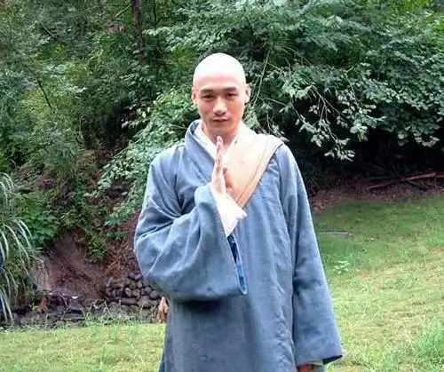 他是带黄渤进娱乐圈的贵人,却两度入狱,如今心灰意冷转行做生意