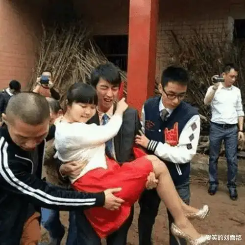 怎样在朋友圈低调地宣布自己买新车了评论牛啊哈哈哈