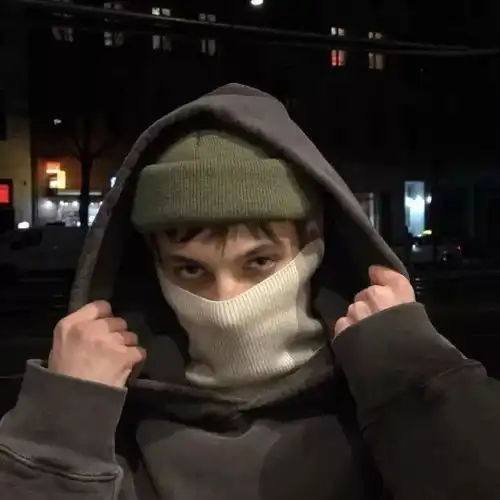 个性头像丨我并没有爱上她,我爱上的是往事