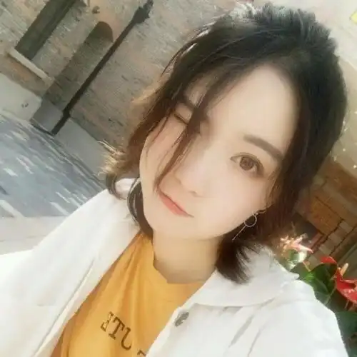清新头像丨我们不屑与他人为伍,却害怕自己与众不同