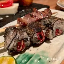鸟啸炭火烧酒场瑞金二路店的烤乌骨鸡腿尖包红枣好不好吃用户评价口味怎么样上海美食烤乌骨鸡腿尖包红枣实拍图片大众点评