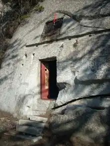 道家隐居修炼地多在悬崖绝壁,飞鸟不能至