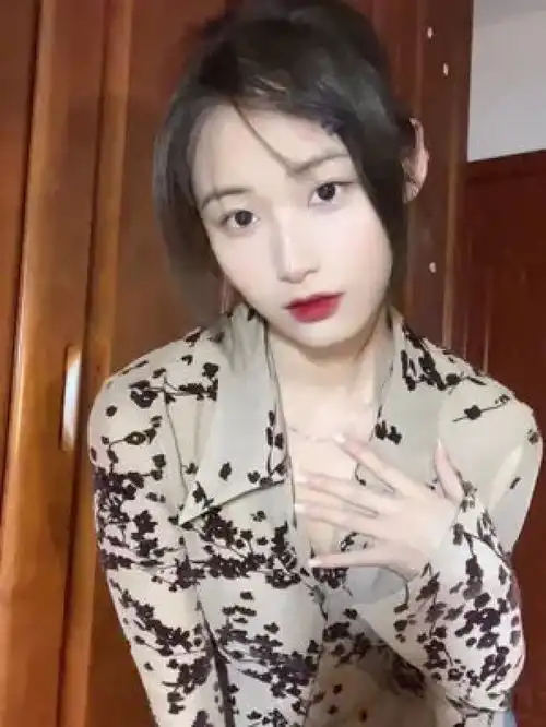 我宣布我是村花村花禁欲系大二