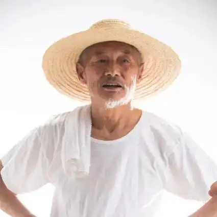 40岁男人哭诉做住家保姆虽月入过万,但伺候68岁老太却苦不堪言