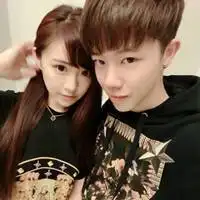 求给我点情侣头像一对两个人的那种我的名字周锋她名字是蓉谢谢.来新的