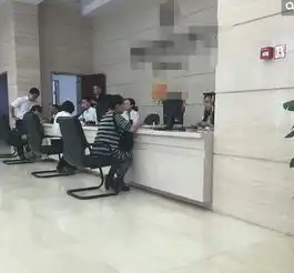 北京大妈为给儿子买房带百万现金炒股走红组图