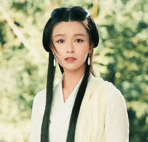都说文咏珊演王语嫣很美,但李若彤才是这个角色的颜值天花板