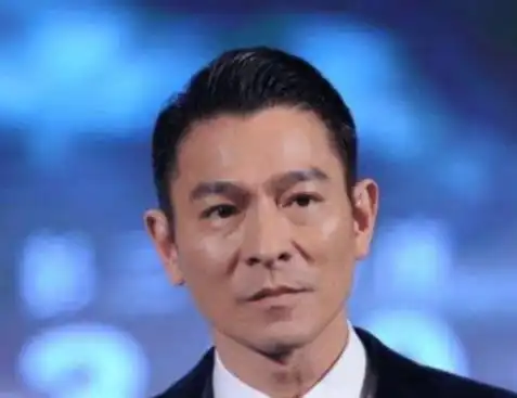 当年那个单手接刘德华奖杯,满脸不屑的小鲜肉,如今的他怎么样了