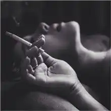 过去的就过去何必伤心抽烟伤感意境头像女