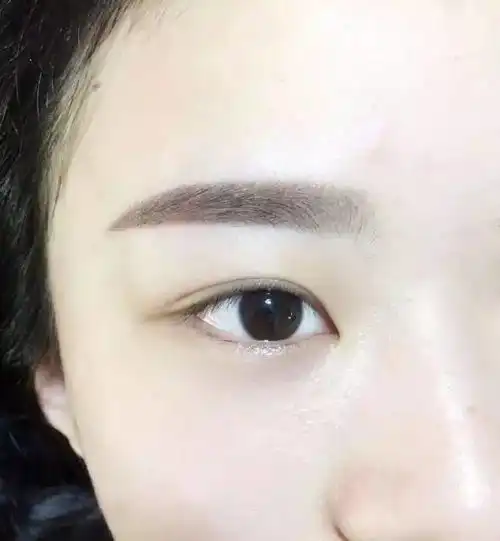 这就是眉毛眉头颜色淡,纹绣师都不能给你加深的原因