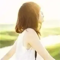 这个图片另一个情侣的帮忙找一下