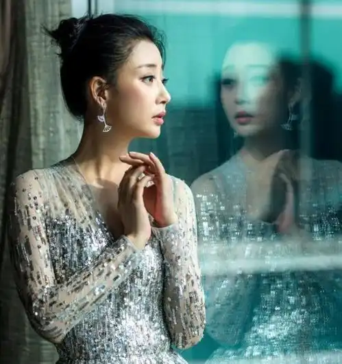 她曾迷倒一大片男人,却一直未婚未育,如今40岁仍甜似人间水蜜桃