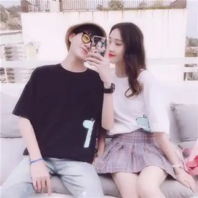唯美意境情侣头像一对让爱我的人过的开心