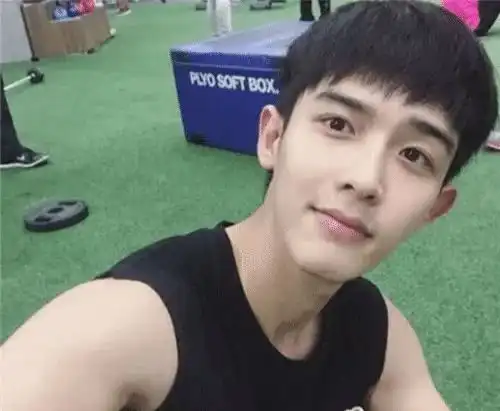 男生最吸引女生的几种身高,178排第三最后一个才是男神身高