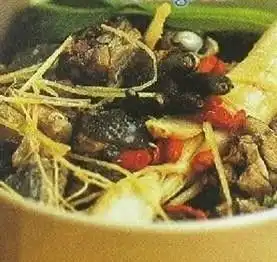 人参蒸乌鸡