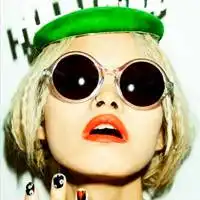 欧美父母抱孩子头像微信头像图片大全