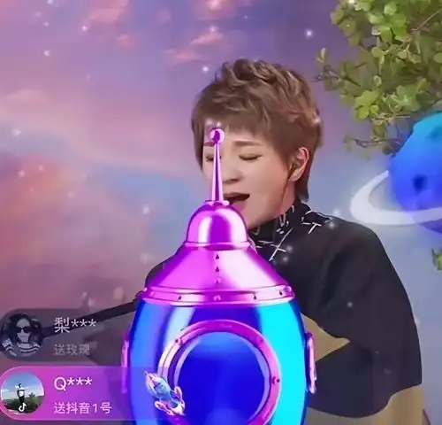 超级女声毒舌评委柯以敏,直播首秀翻车,全程不敢看评论区