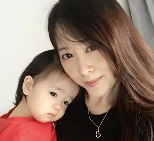 她是tvb最美妖精,电波少女出道,一年拍20部戏,女儿容貌不逊妈