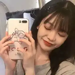 男女头像沉浸在无与伦比的美貌之中