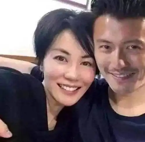 50岁的李亚鹏忆前半生,晒前妻王菲,离婚以后各自安好很难吗