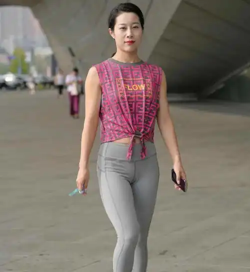 展现女性魅力的瑜伽裤,简单个性又舒适,身材火辣