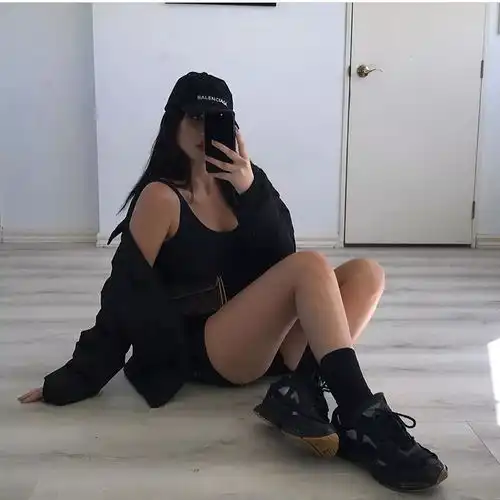 比穿假货更恶心的,是那些不懂装懂还喜欢瞎bb的伪sneaker