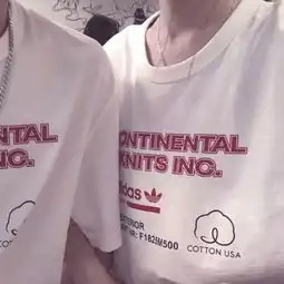 一对部位半身情侣头像
