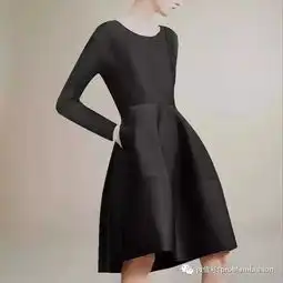 小黑裙的代言人令我们向往一份美