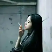 吸烟女生头像霸气超拽喝酒吸烟女生头像