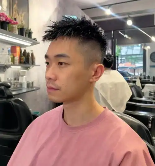 男人过了40岁,剪这3款发型更好看,轻熟帅气展现型男魅力
