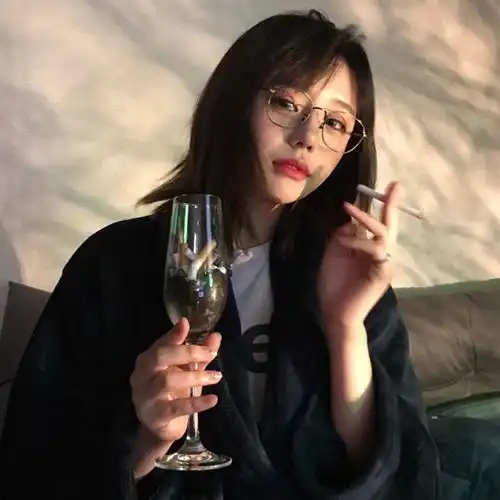 嗜烟如命的女人