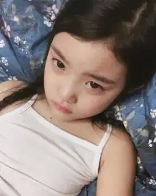 长得像iu的一个韩国小女孩叫什么