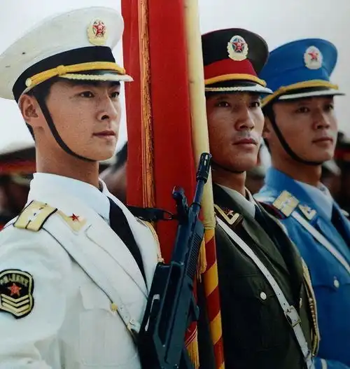廖锡龙当了10年副国级上将,耗资60亿主导我军史上最大规模换装