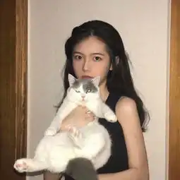 漂亮女生闺蜜头像同一人两人一人一张
