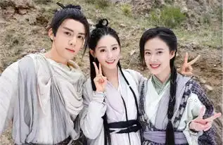杨幂唐嫣旗下两小花正面交锋新倚天屠龙记演员八卦比剧情还精彩