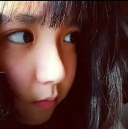 求萌萌哒的小女孩