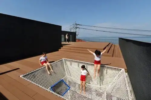 蓝天大海日本幼儿园美如画