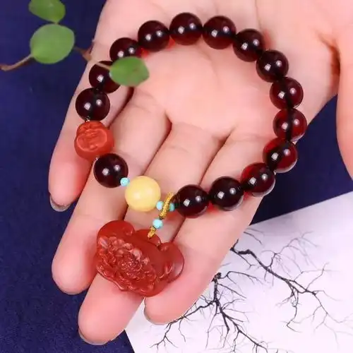 专属女人的琥珀戴血珀竟然好处这么多